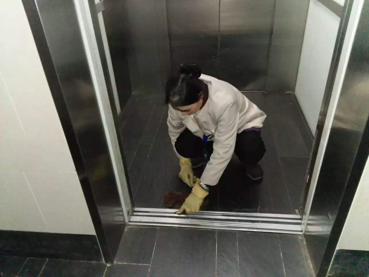 轿厢电梯清洁的方法(图3)